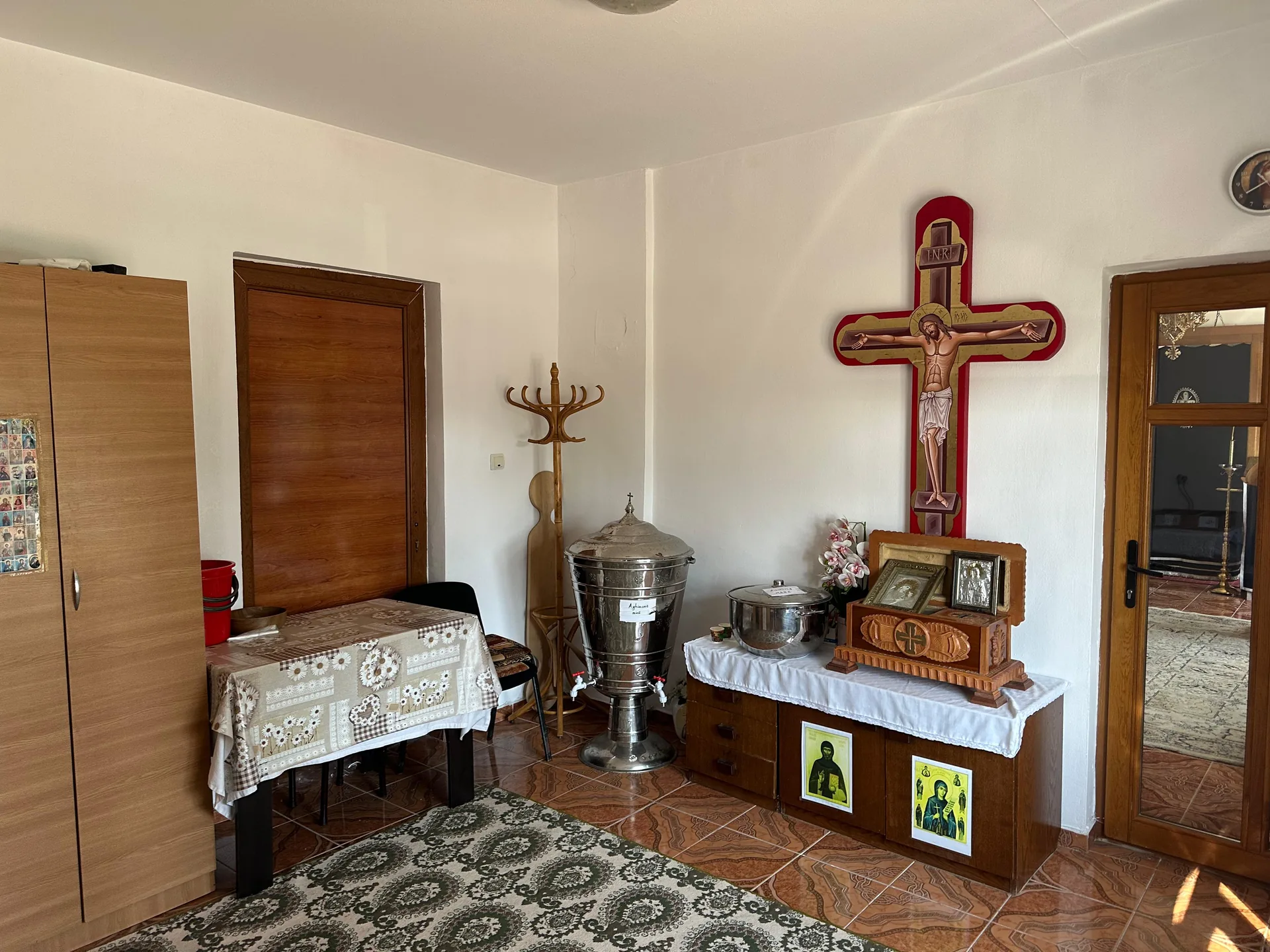 Intrarea în biserică